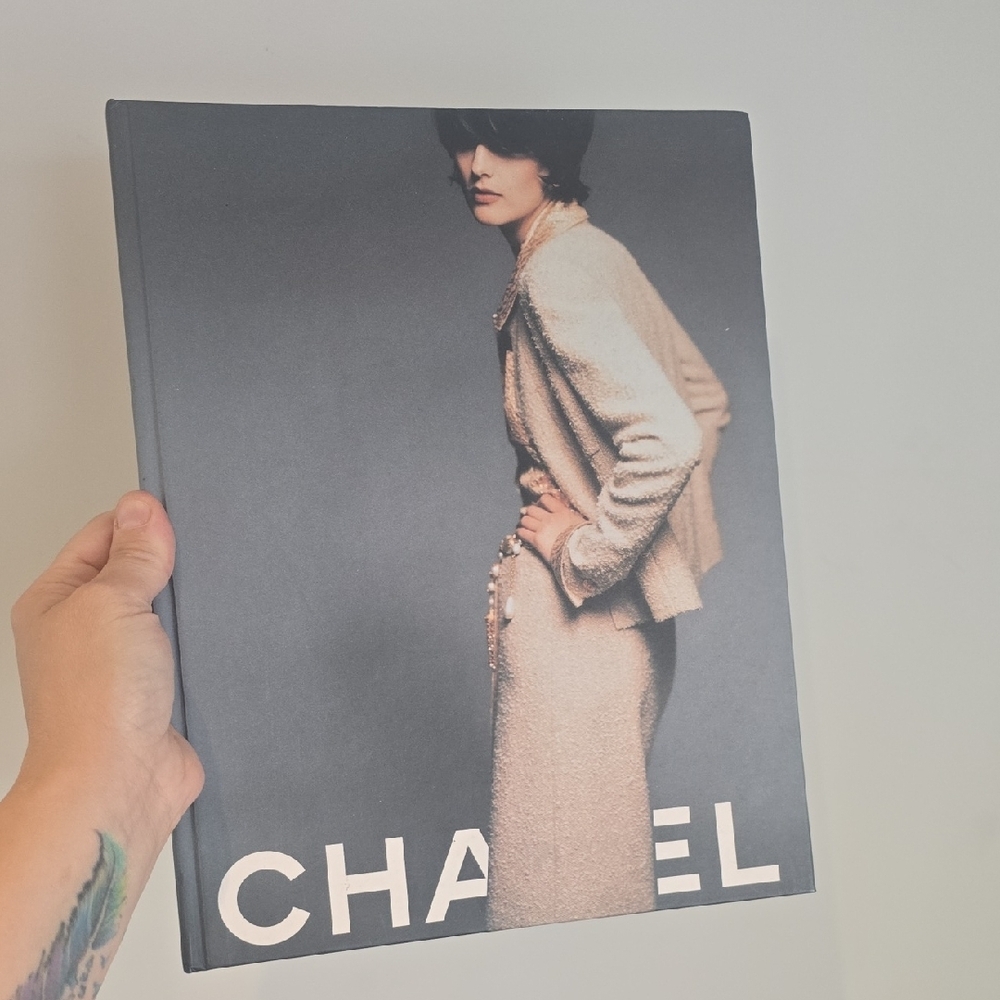 CHANEL BOUTIQUE FALL-WINTER 1996-1997 COLLECTION Vintage Catalog